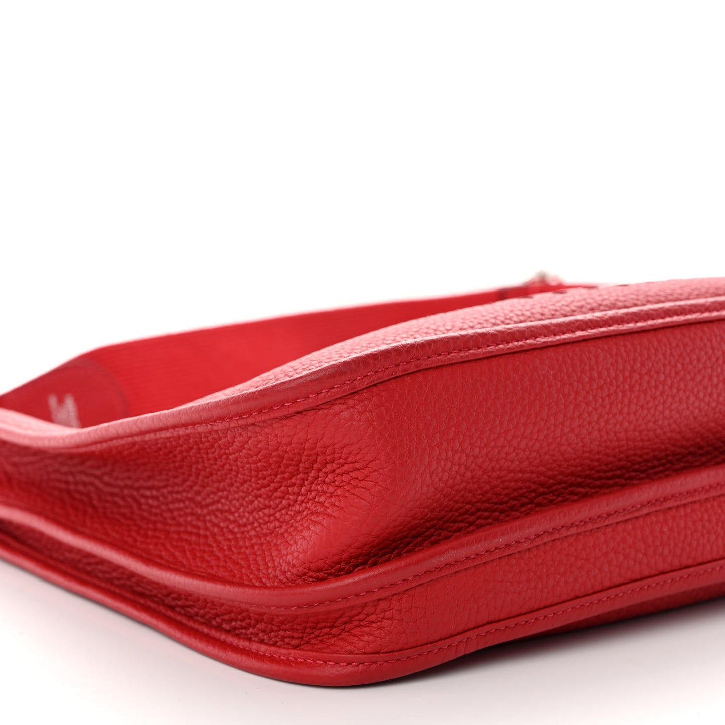 Taurillon Clemence Evelyne III PM Rouge Casaque