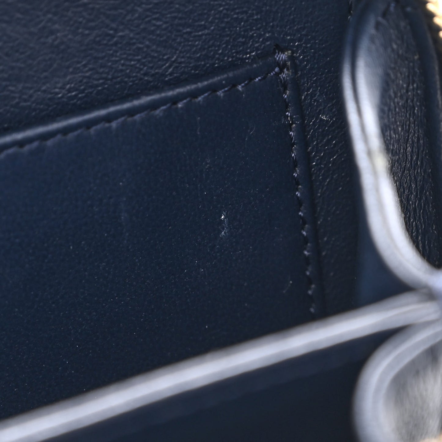 Caviar Quilted Small CC Filigree Vanity Case Navy