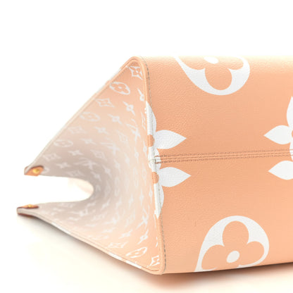 Louis Vuitton Monogram Giant By The Pool Onthego GM Brume 9 of 11