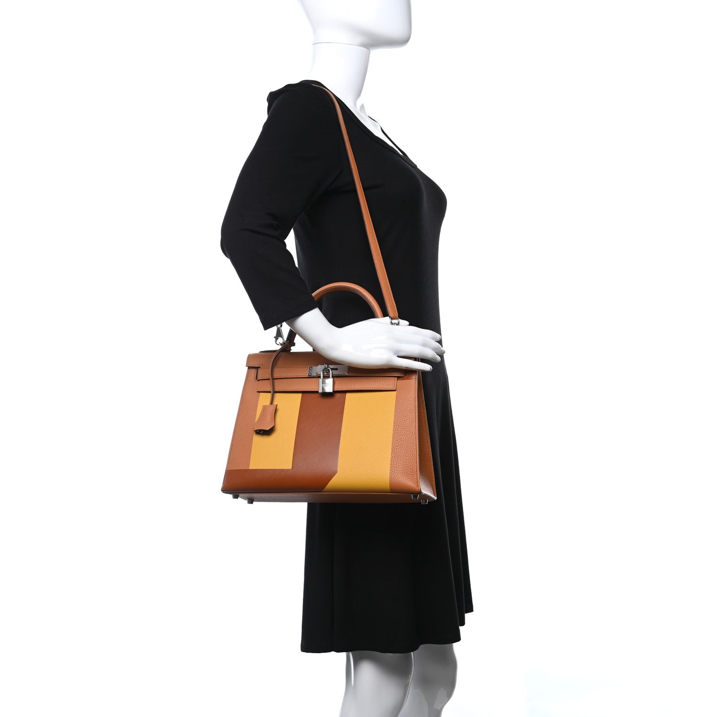 Taurillon Clemence Epsom Tadelakt Kellygraphie Lettre S Kelly Sellier 28 Toffee Ambre Fauve