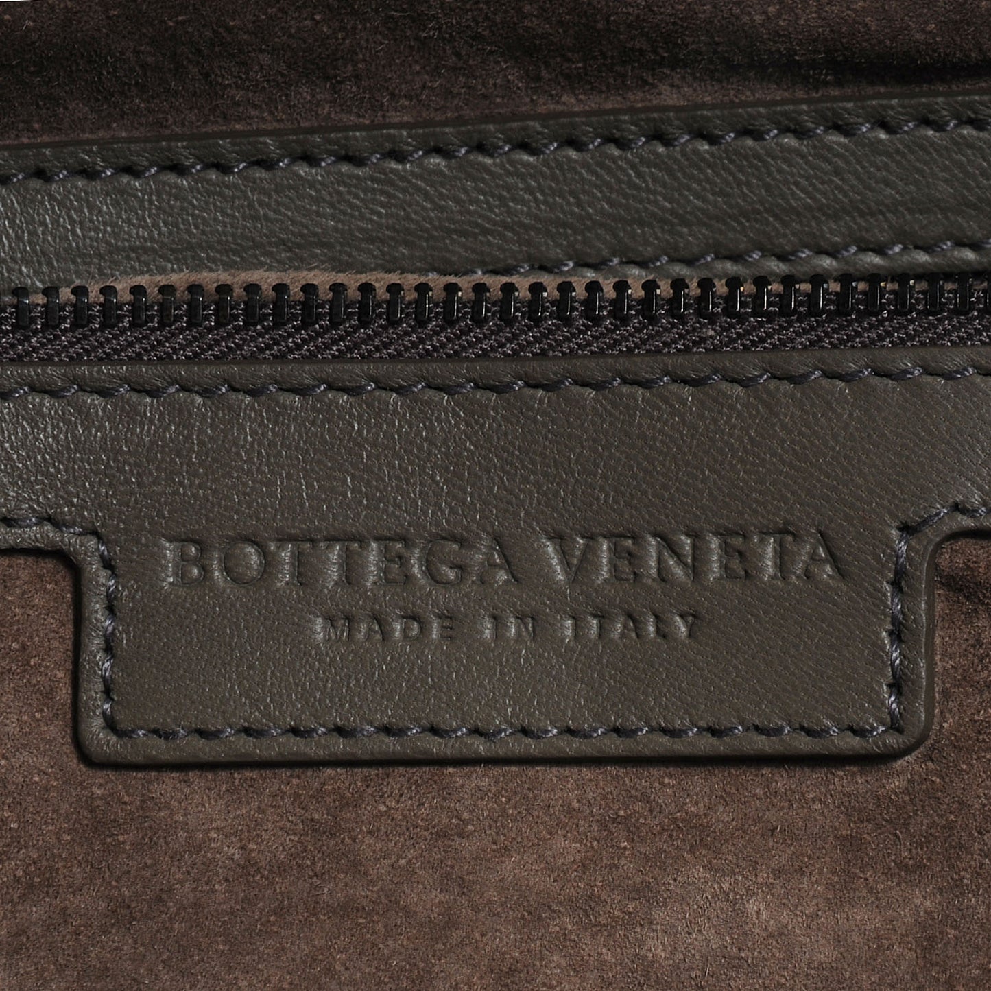 Nappa Intrecciato Medium Veneta Hobo Steel