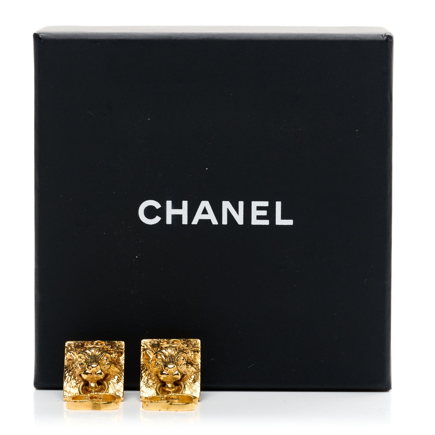 Metal CC Lion Earrings Gold