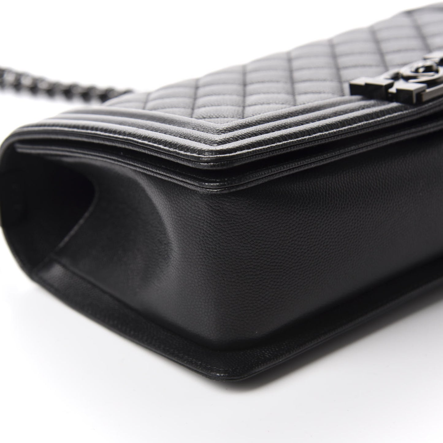 Caviar Quilted Medium Boy Flap So Black