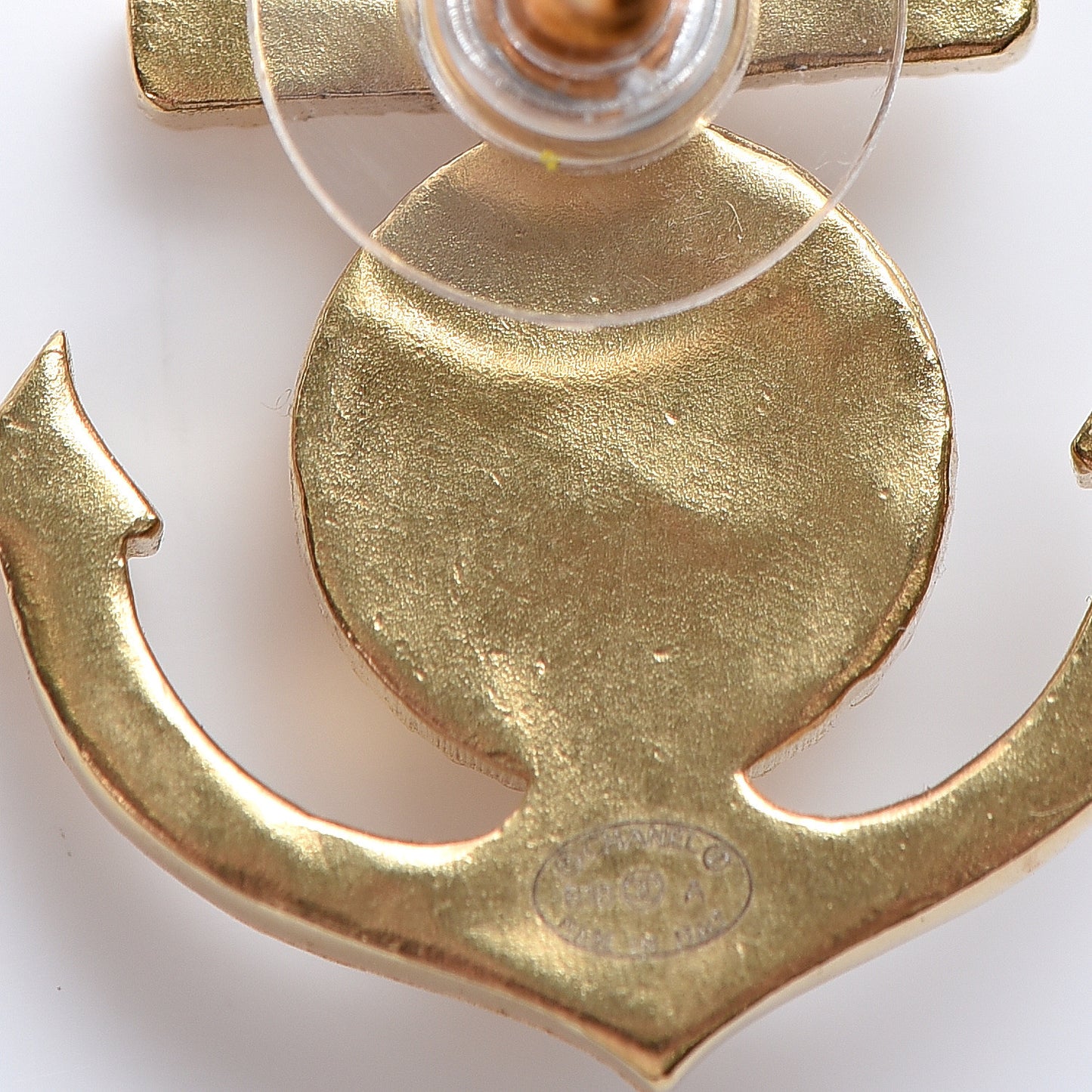 Metal Anchor CC Earrings Gold