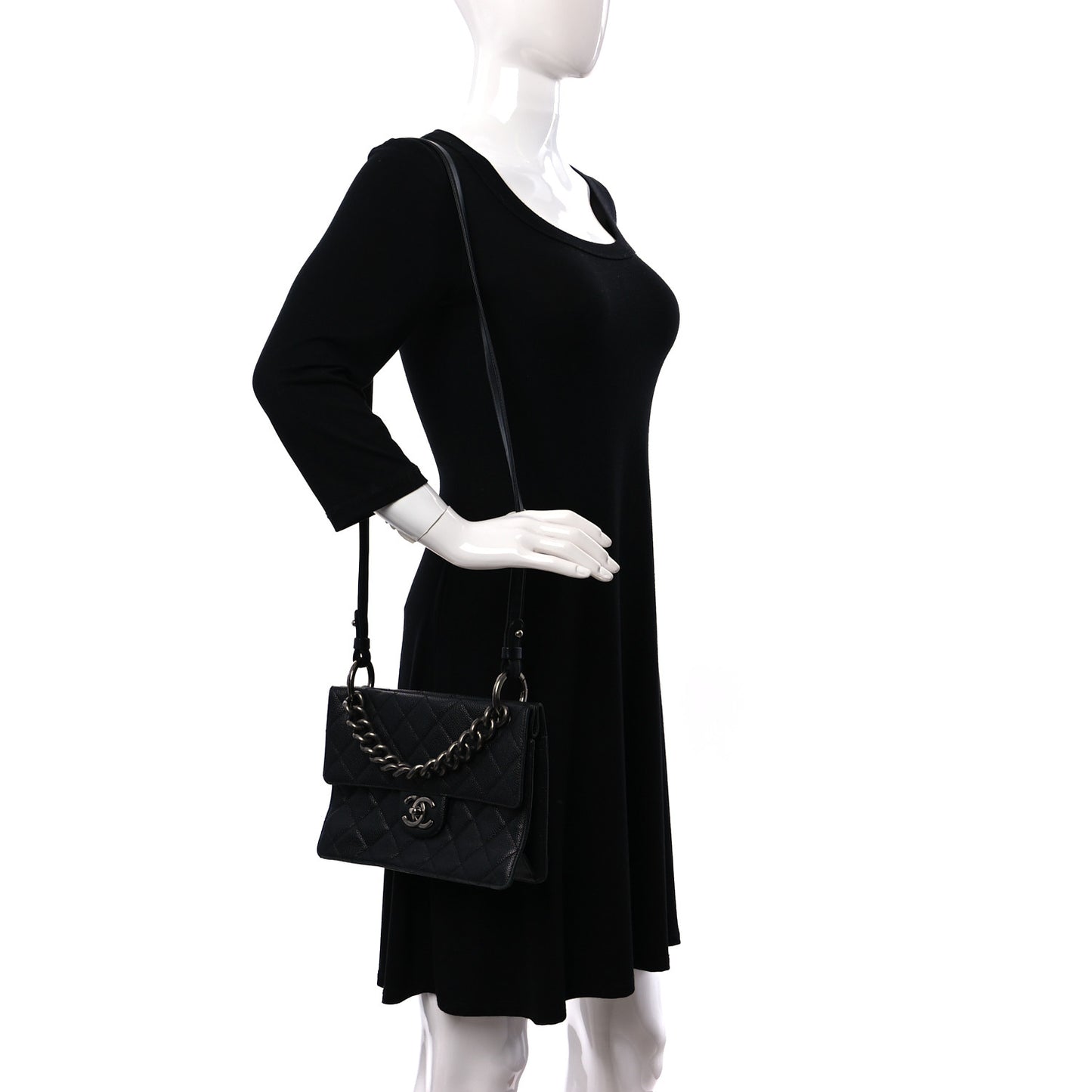 Caviar Quilted Medium Retro Class Flap Black