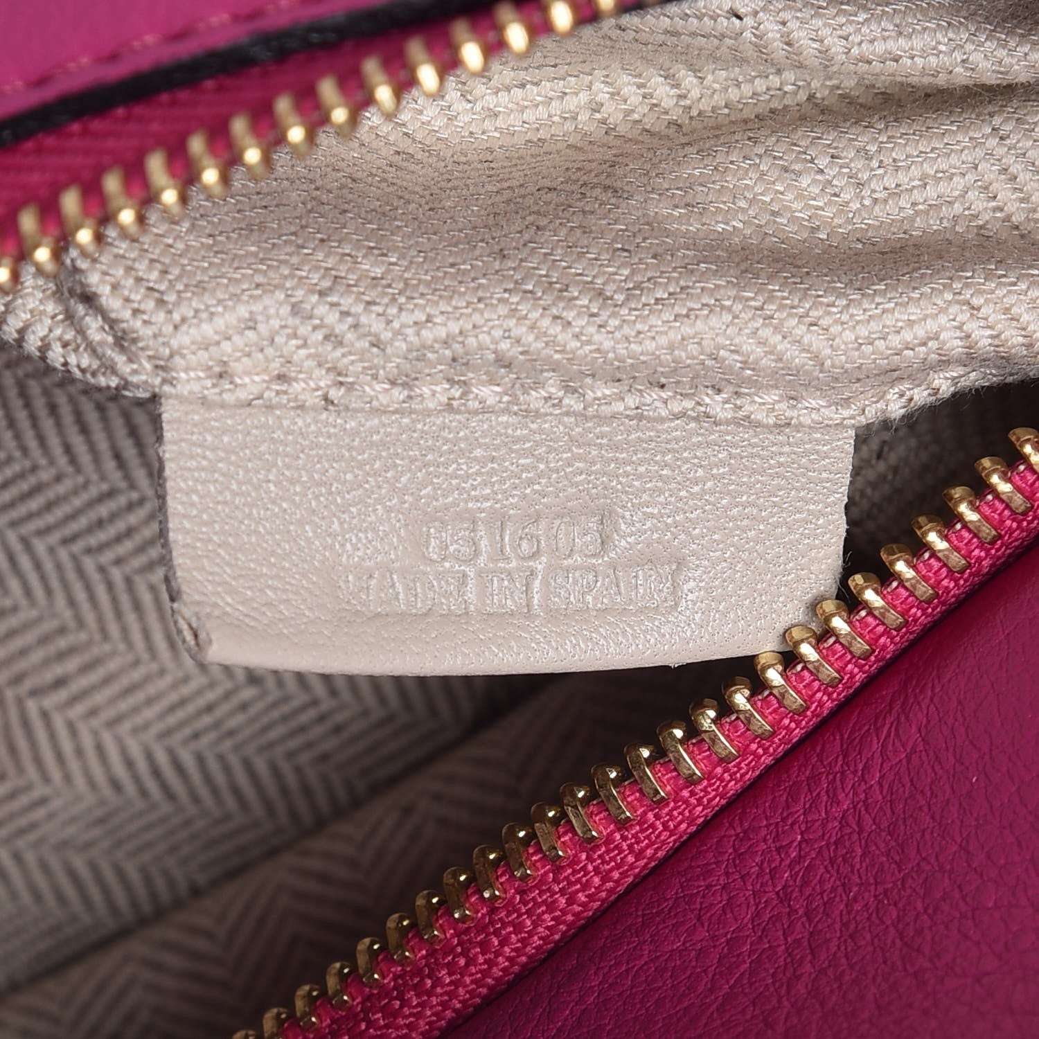 Loewe Calfskin Small Puzzle Bag Fuchsia 290293 – FASHIONPHILE