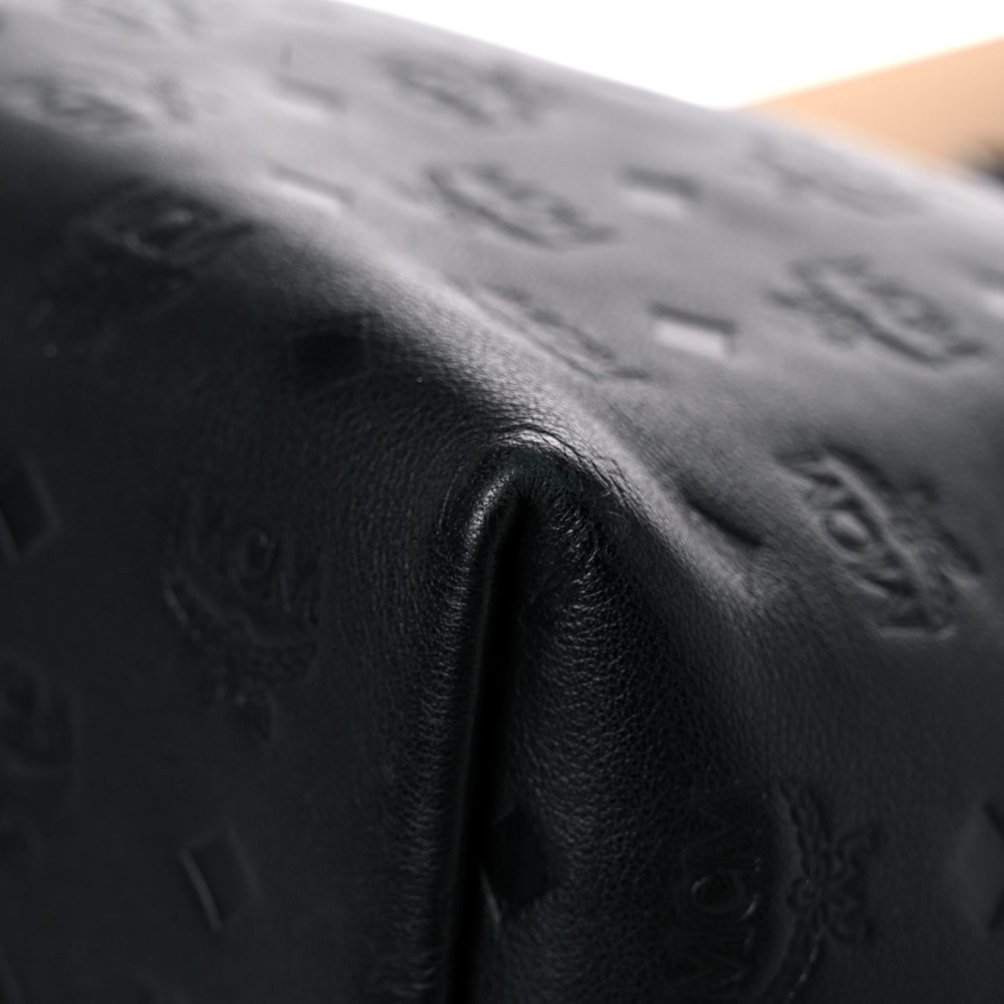 Calfskin Ottomar Large Klara Hobo Black