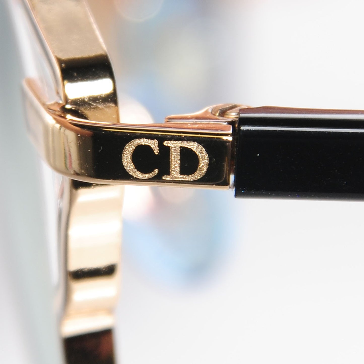 So Real Round Sunglasses Gold