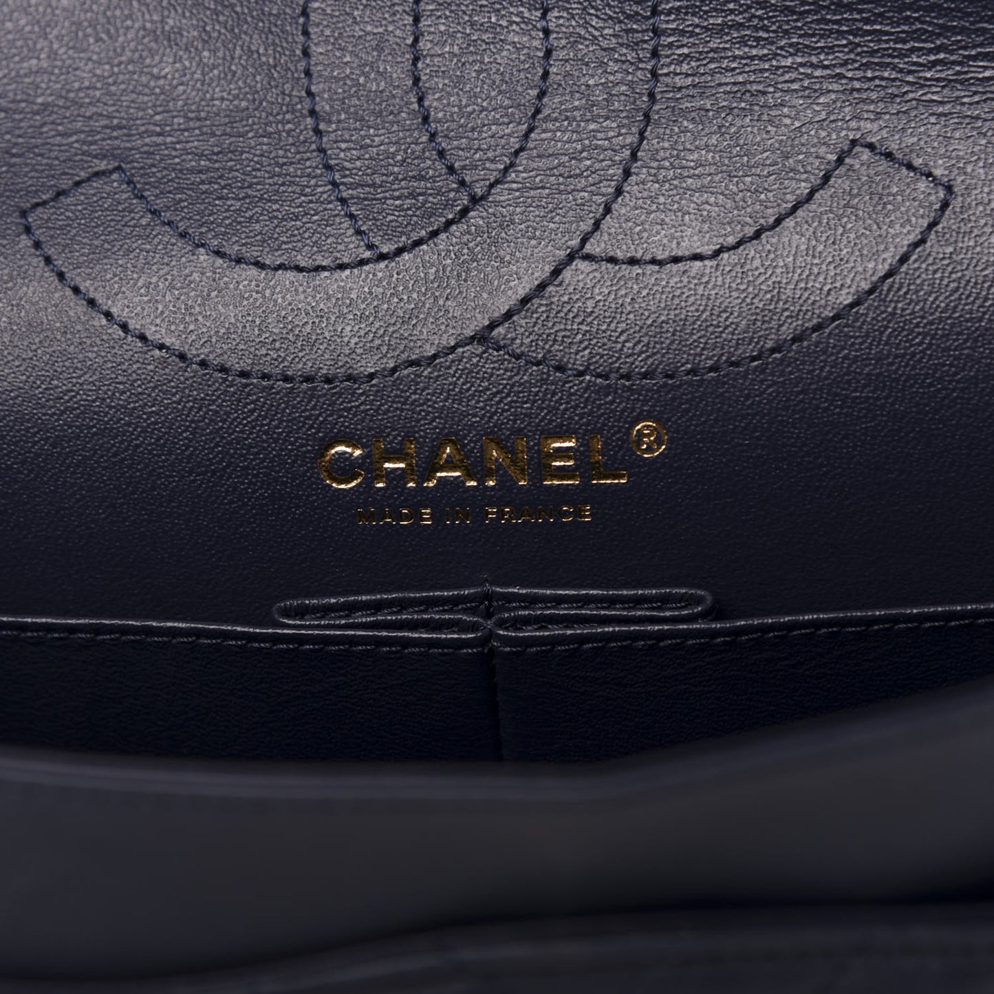 Crumpled Calfskin Chevron Quilted 2.55 Reissue 226 Navy Blue
