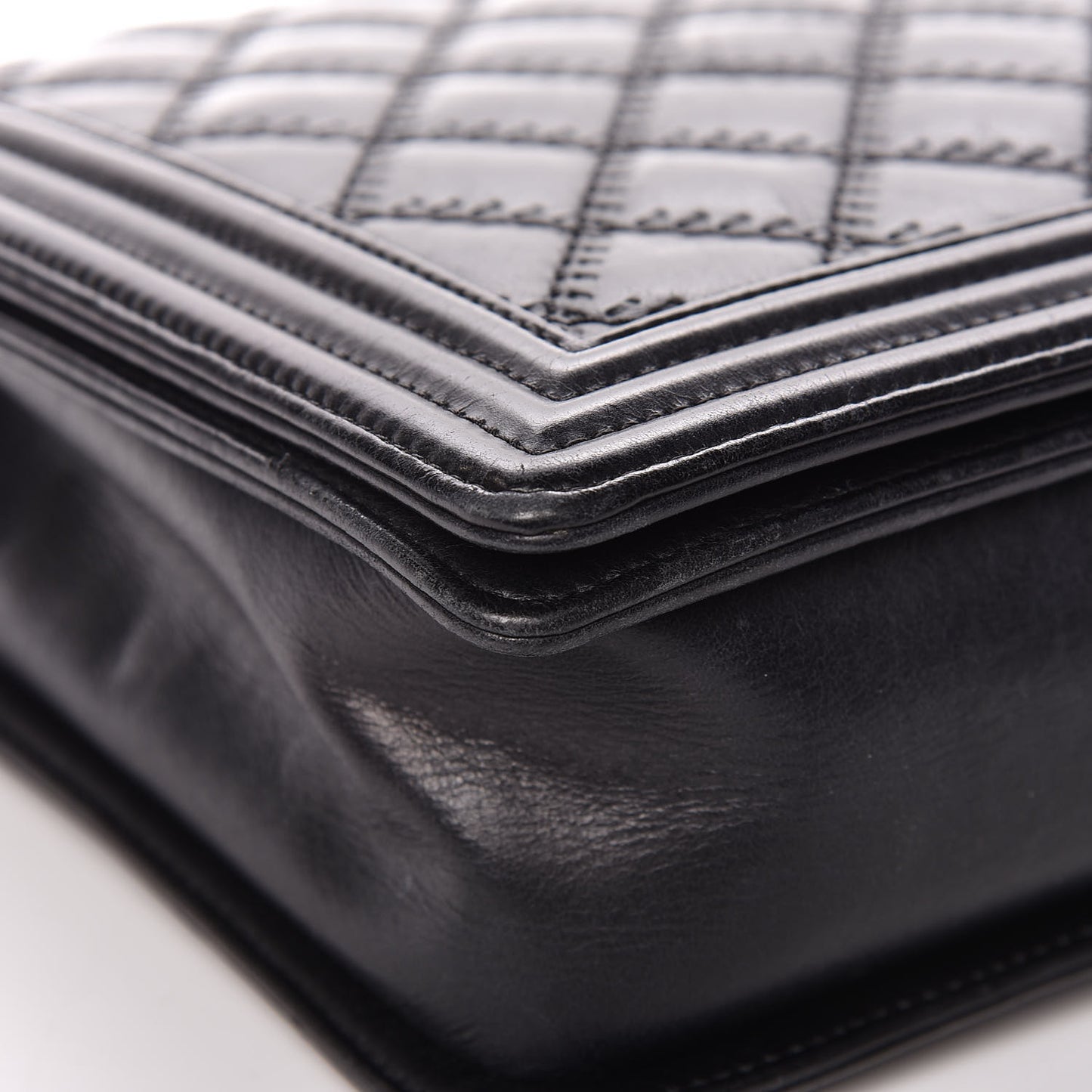 Calfskin Embossed Stitch Large Boy Flap Black