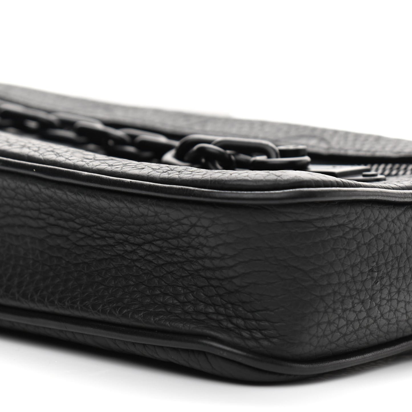Taurillon Monogram Pochette Volga Black