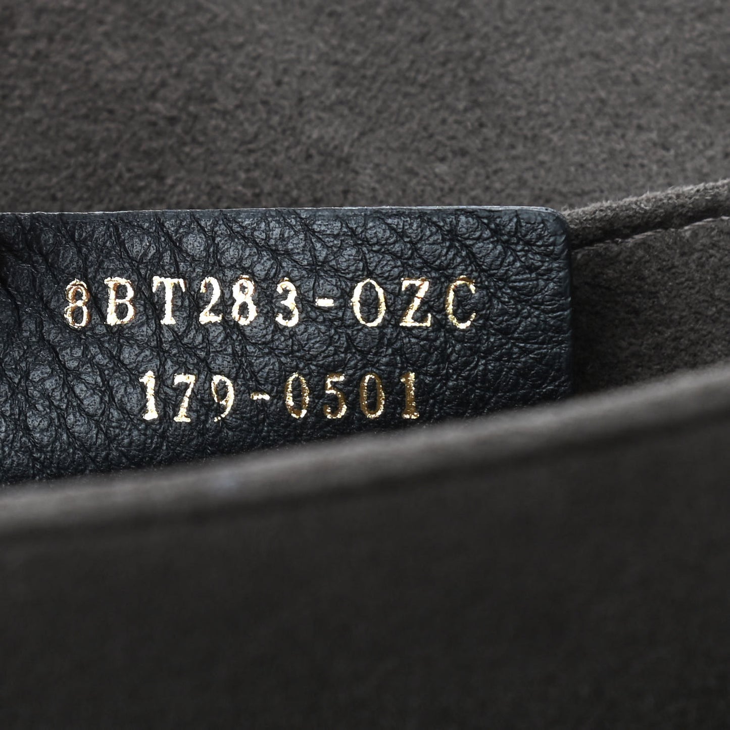 Vitello Liberty Scalloped Studded Kan I Shoulder Bag Carbone