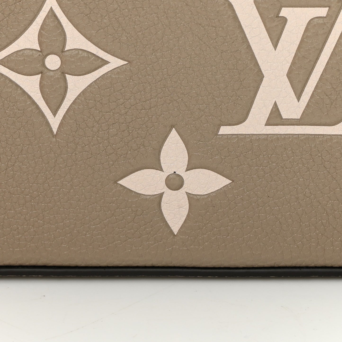 Empreinte Monogram Giant Felicie Pochette Tourterelle Creme