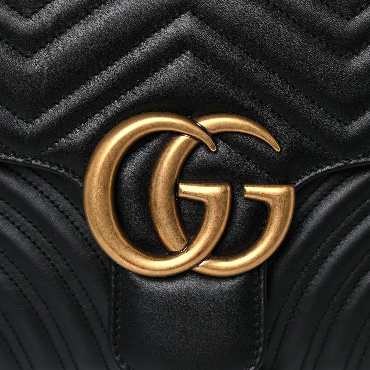 Calfskin Matelasse Medium GG Marmont Shoulder Bag Black