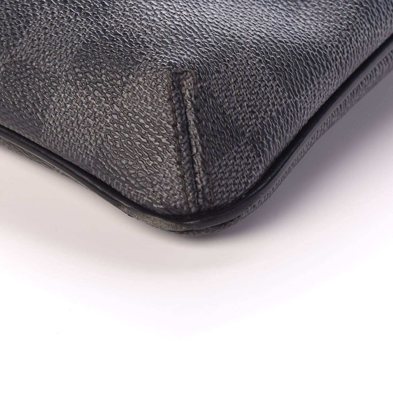 Louis Vuitton Damier Graphite Thomas 9 of 10