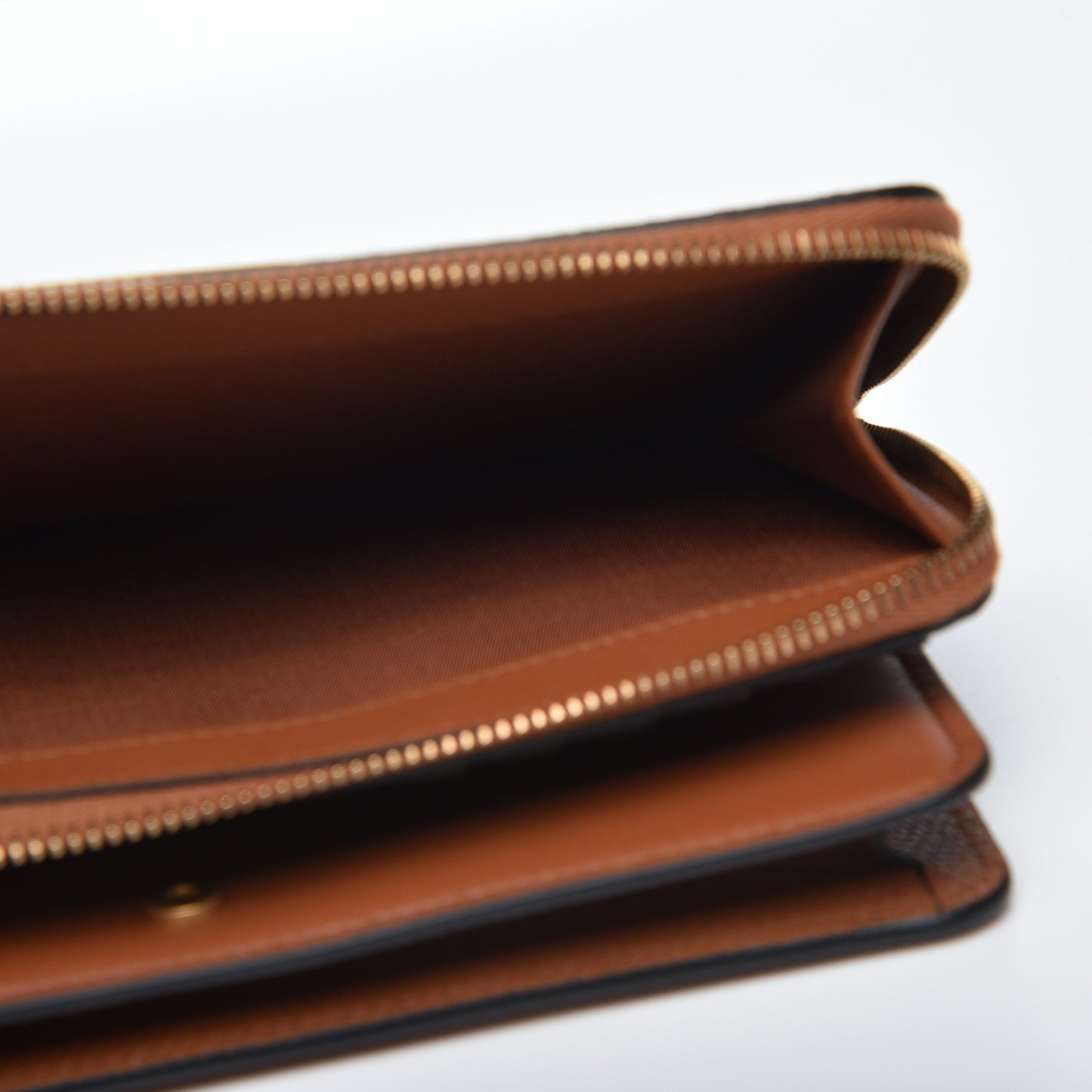 Grained Calfskin Vlogo Zip Around Wallet Saddle Brown