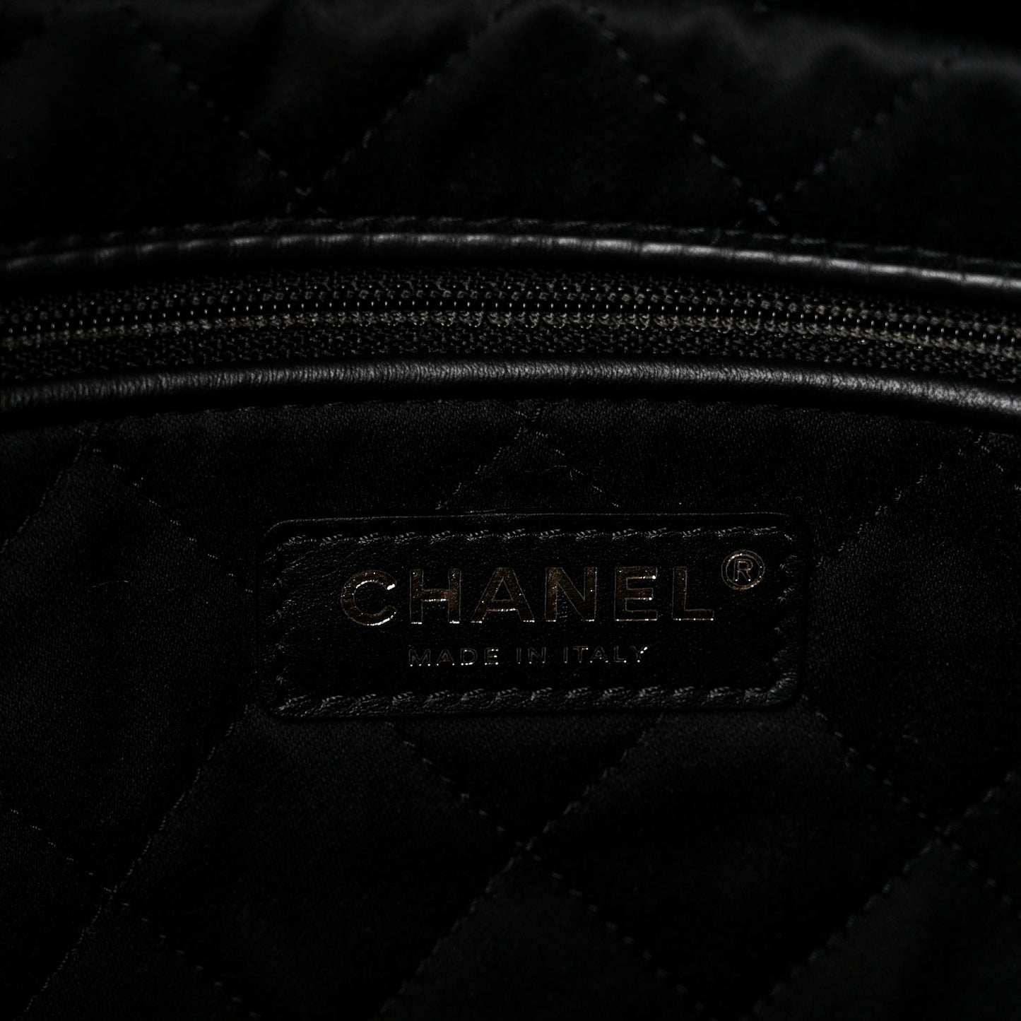 Shiny Calfskin Quilted Small Chanel 22 Black