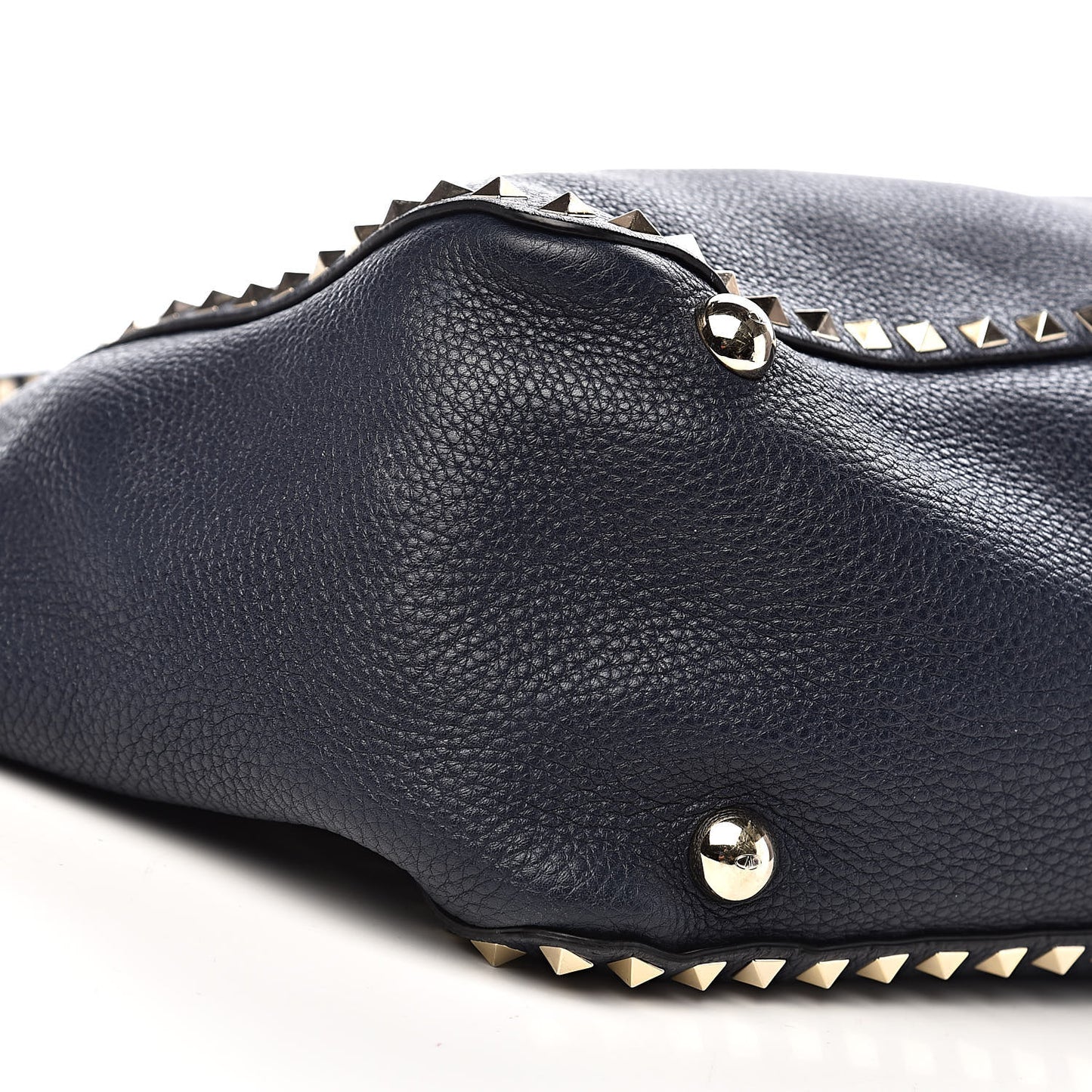 Pebbled Calfskin Medium Rockstud Tote Marine