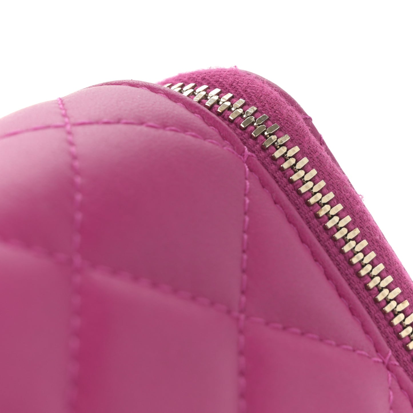 Lambskin Quilted Small Pearl Crush Vanity Case With Chain Fuchsia
