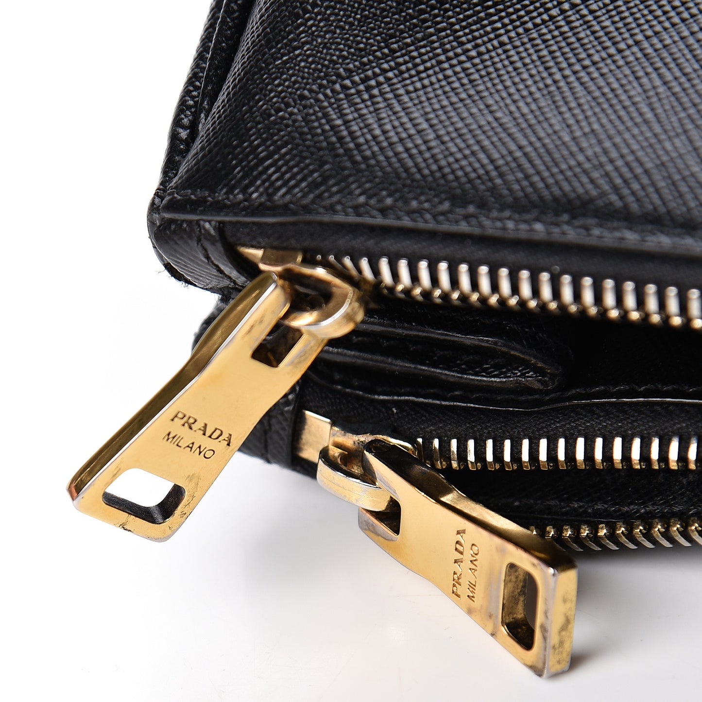 Saffiano Medium Galleria Double Zip Tote Black