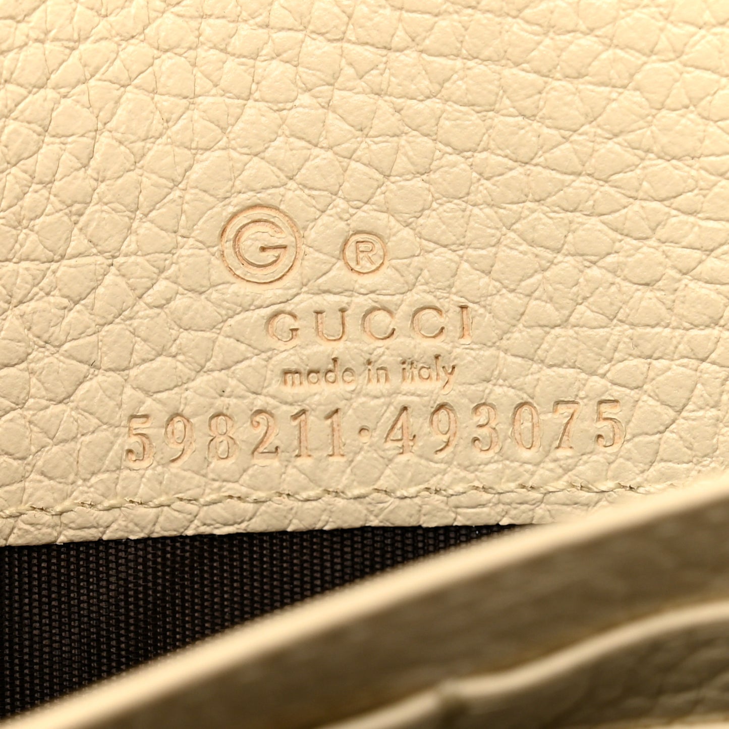 Pebbled Calfskin Soho Wallet on Chain Ivoire