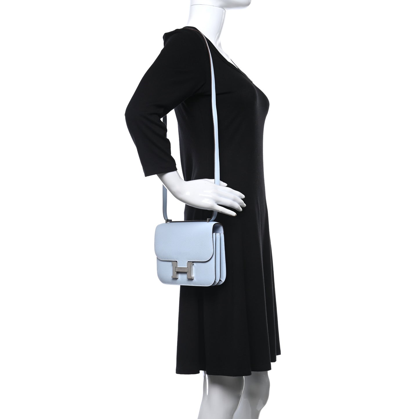 Epsom Constance 18 Bleu Brume