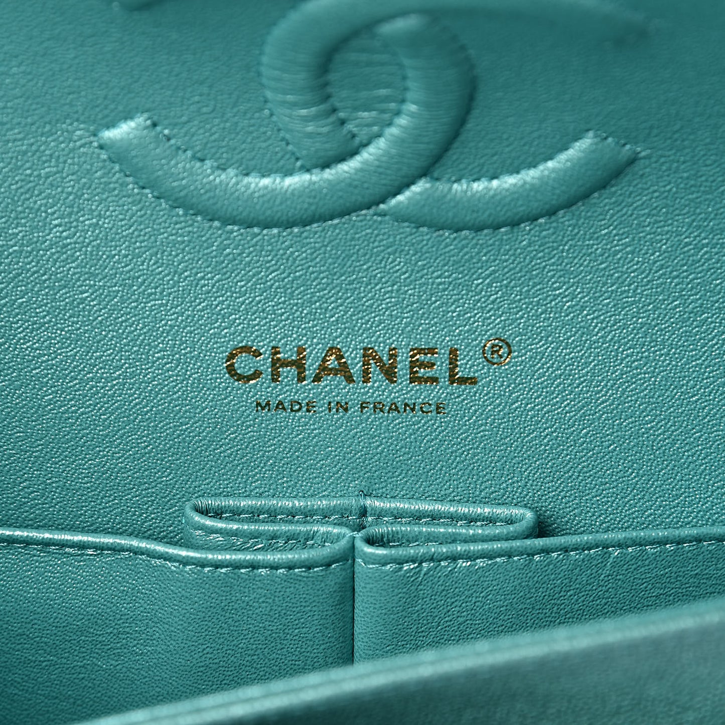 Iridescent Caviar Quilted Medium Double Flap Green