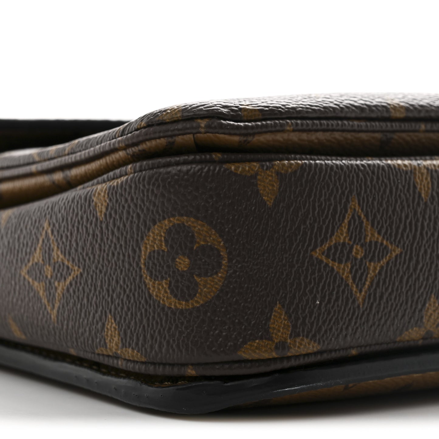 Reverse Monogram Pochette Metis