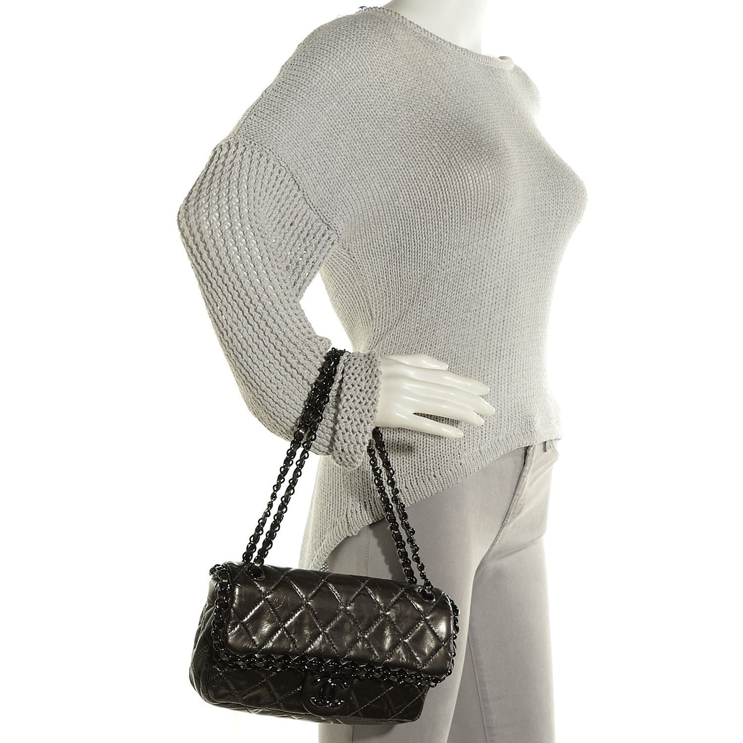 Calfskin Quilted Medium Chain Me Flap So Black