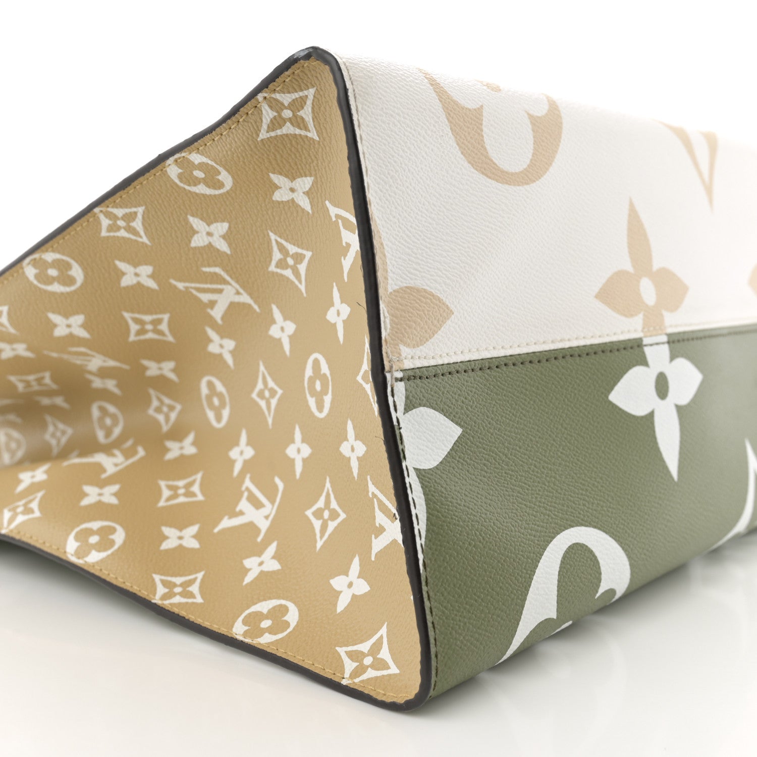 Louis Vuitton Monogram Giant Onthego GM Kaki Beige 9 of 11