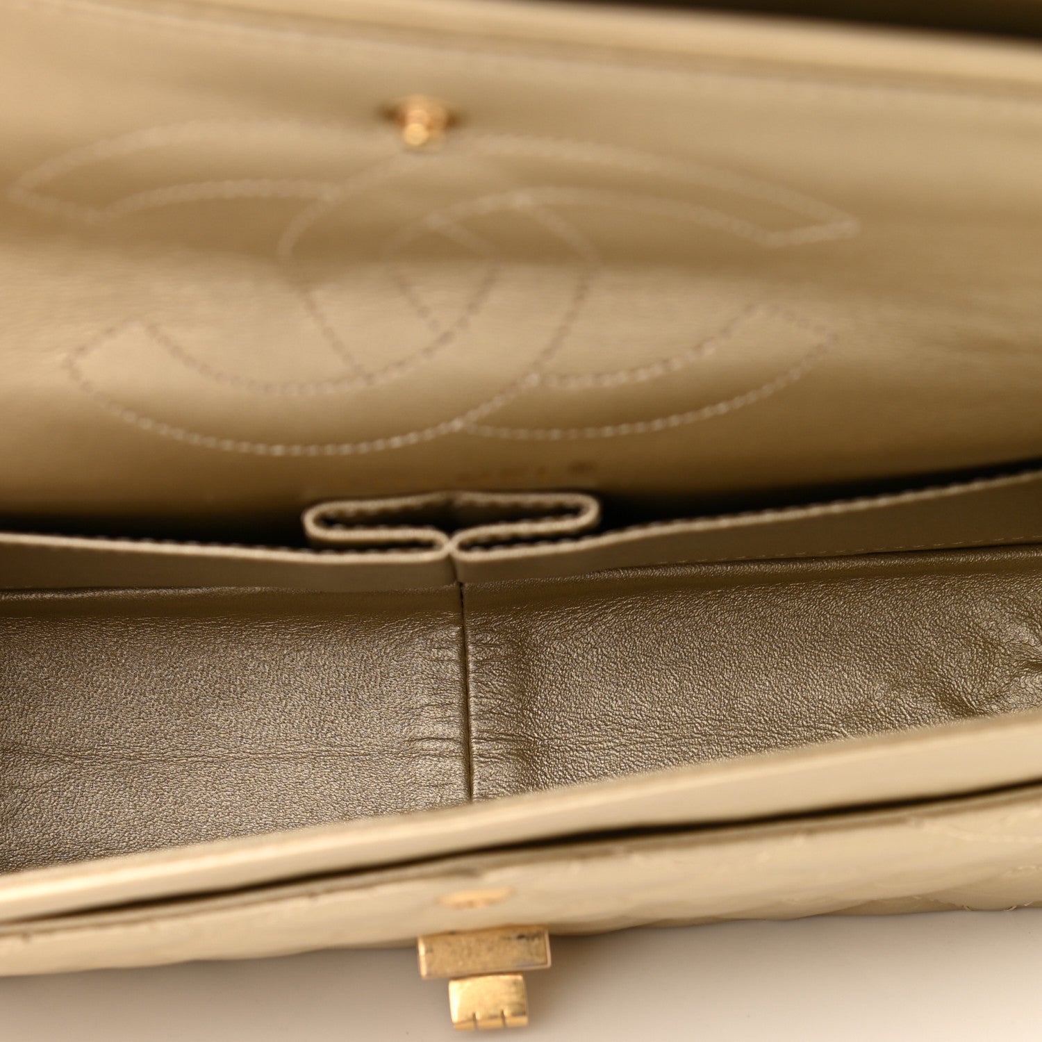 Chanel Metallic Aged Calfskin Quilted 2.55 Reissue 226 Flap Pale Gold 5 of 10