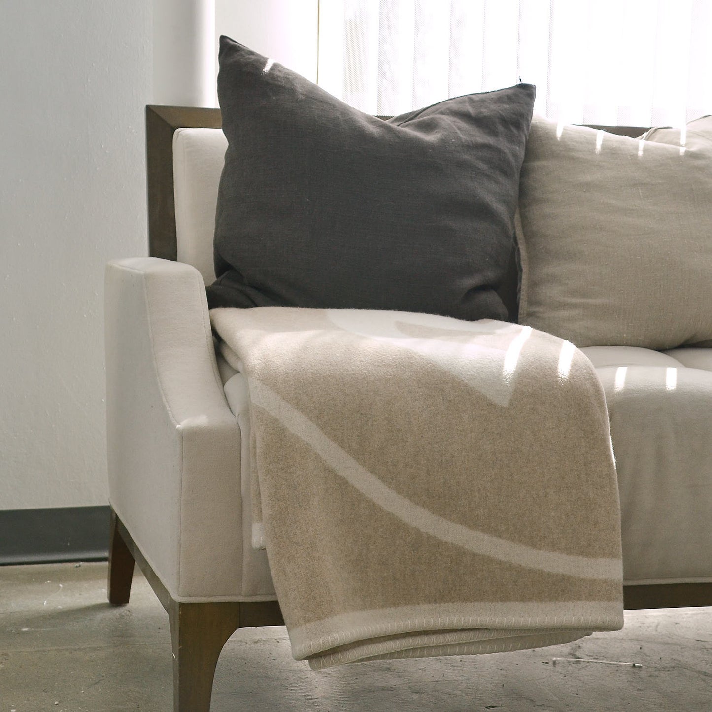 Merino Wool Cashmere CC Throw Blanket Beige White