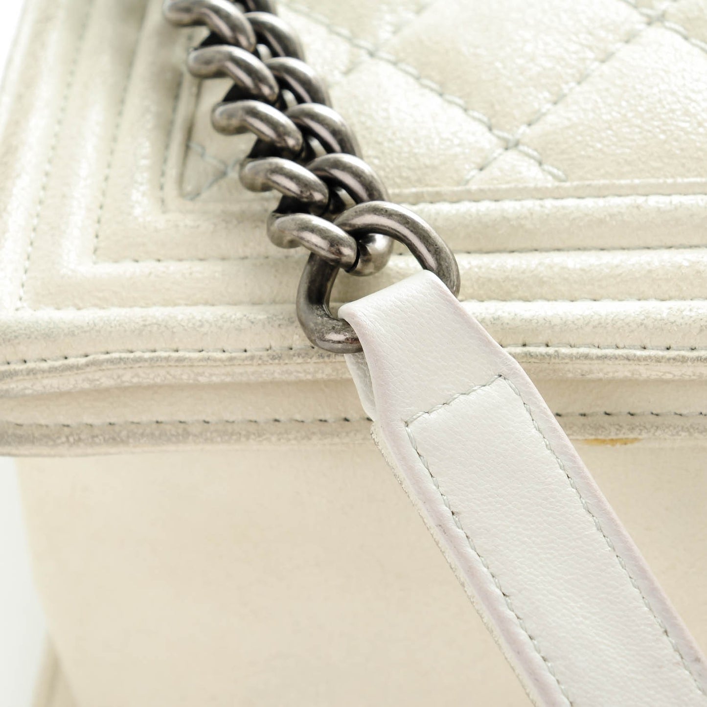 Goatskin Quilted Large Gentle Boy Flap Dark White