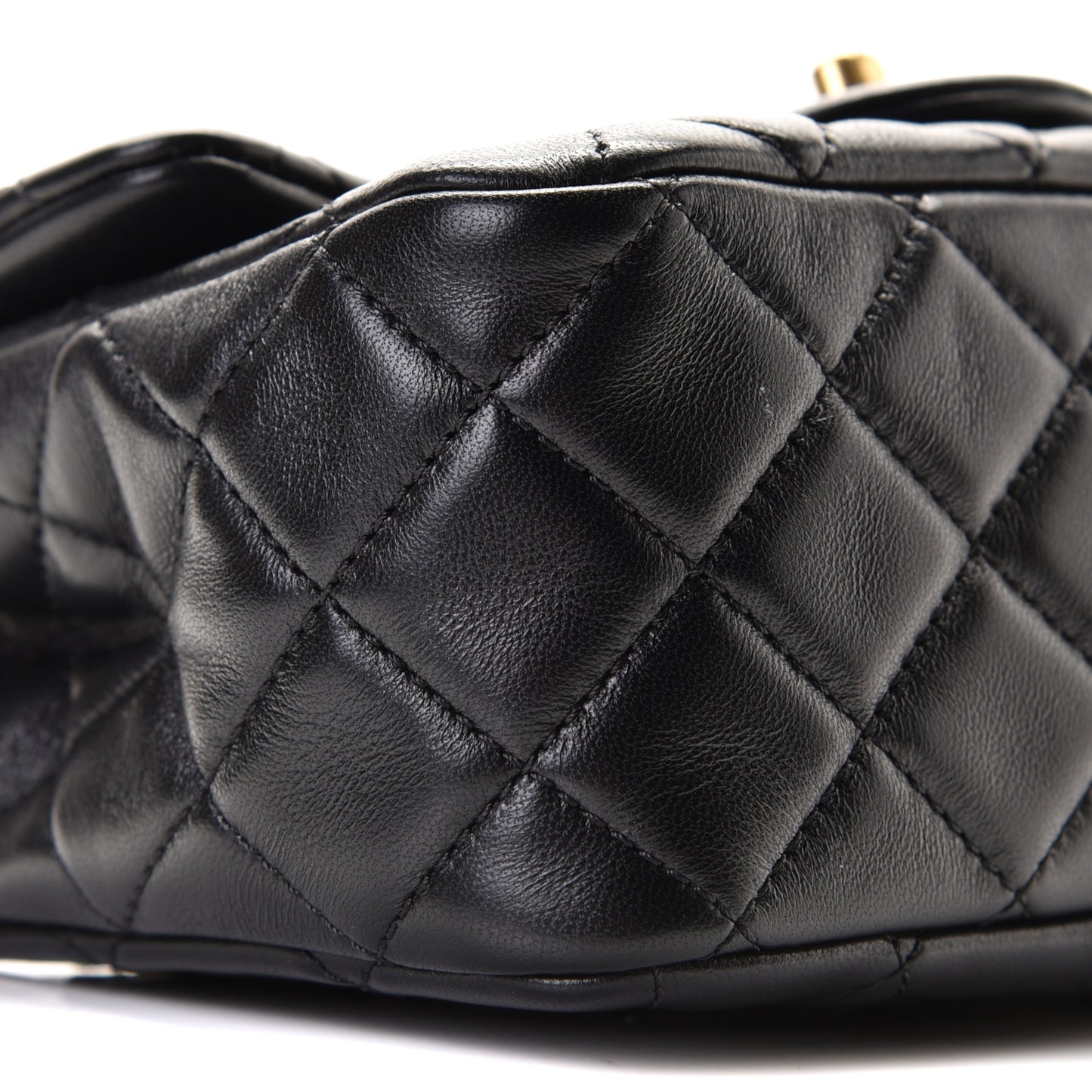 Lambskin Quilted Mini Pearl Crush Flap Black