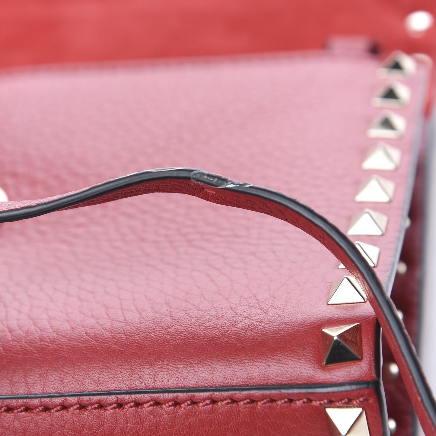Pebbled Calfskin Medium Rockstud Flip Lock Crossbody Bag Red