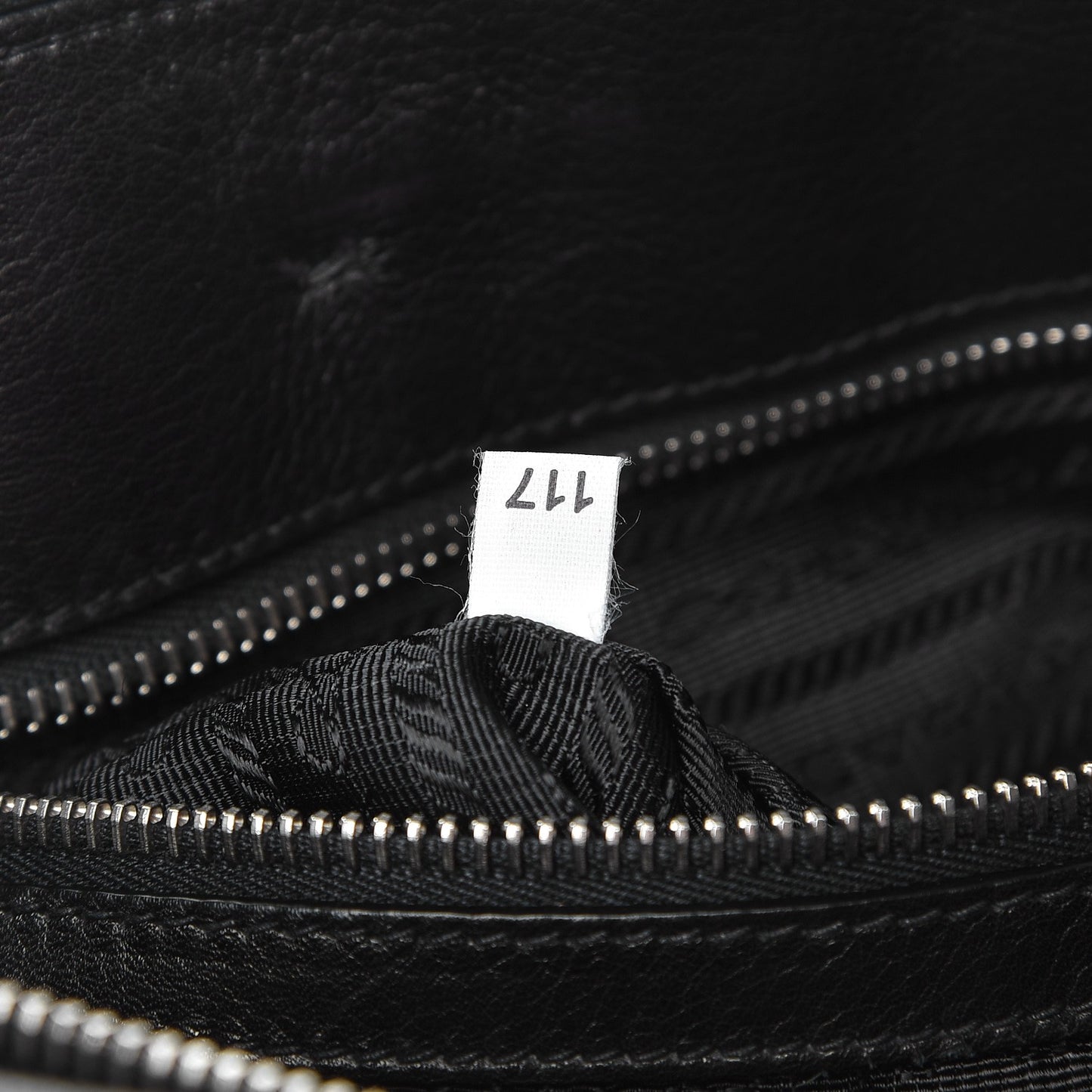 Vitello Soft Shopping Satchel Black