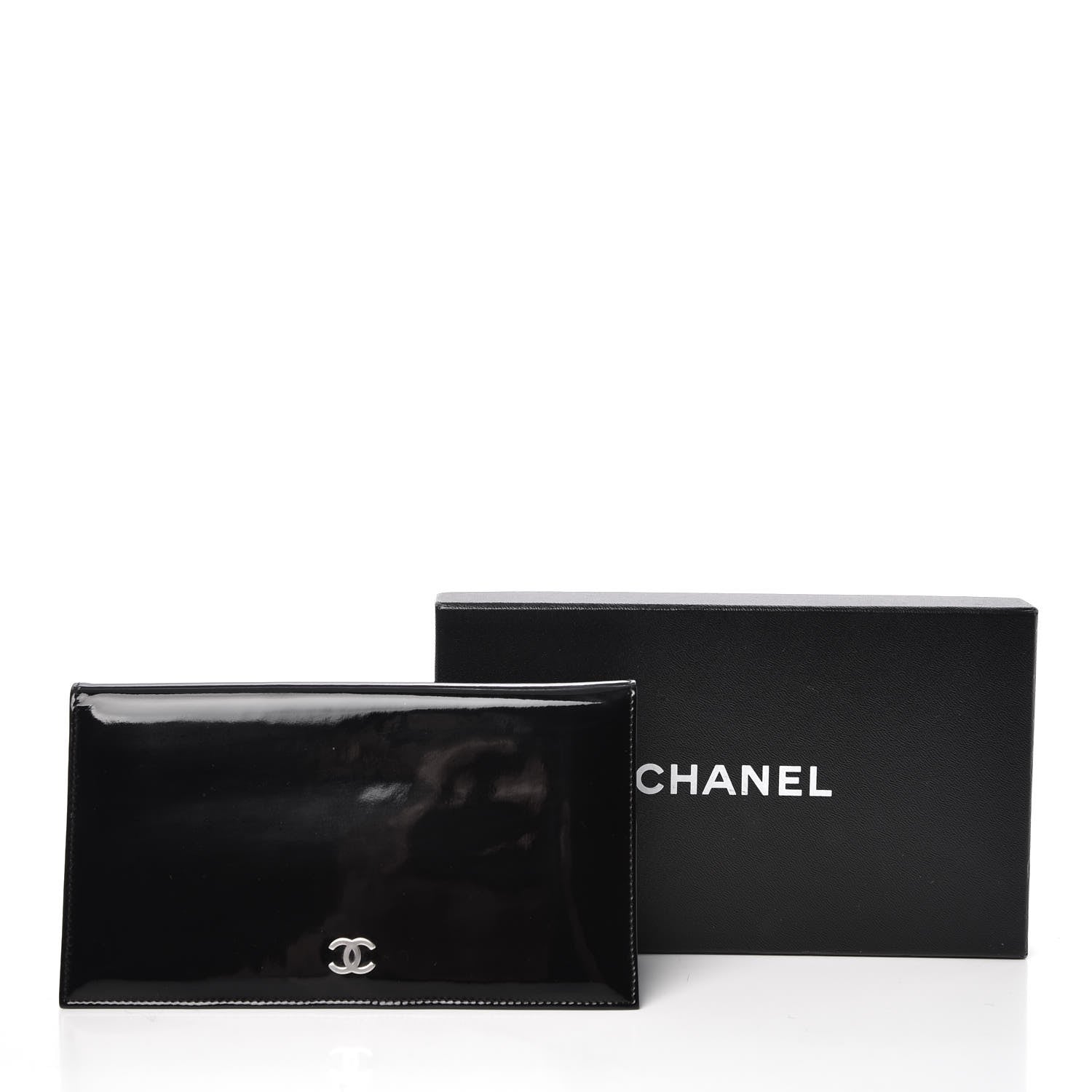 Chanel Patent CC Yen Wallet Black 10 of 10