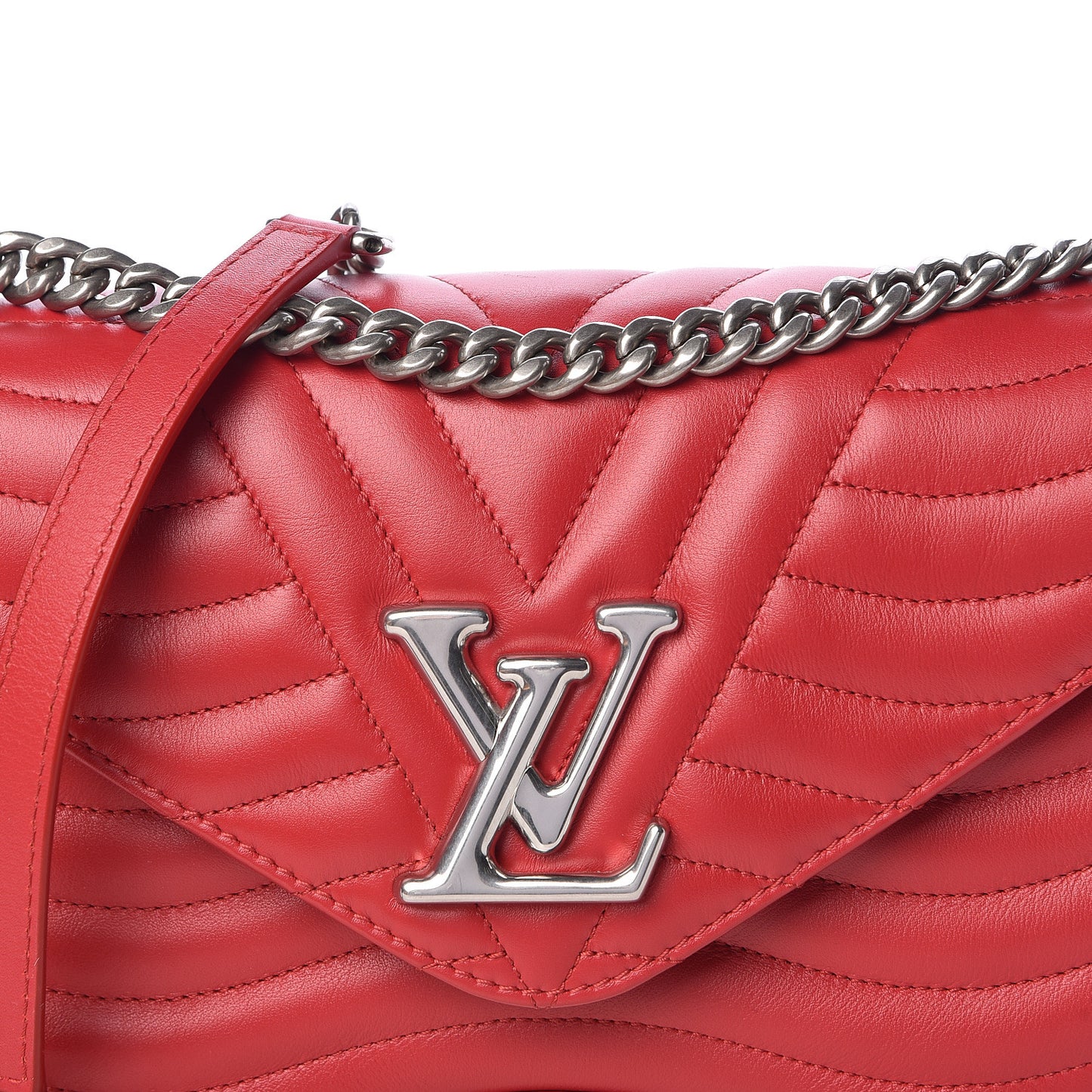 Calfskin New Wave Chain MM Ecarlate