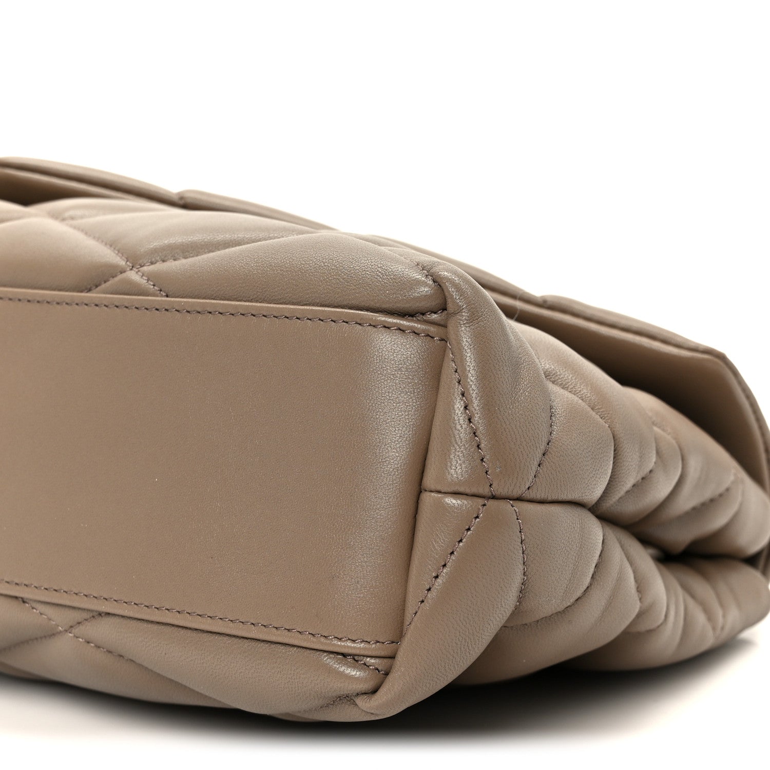 ysl アタッシュケース CASSANDRE MATELASSÉ tablet pouch in leather in Black | Saint