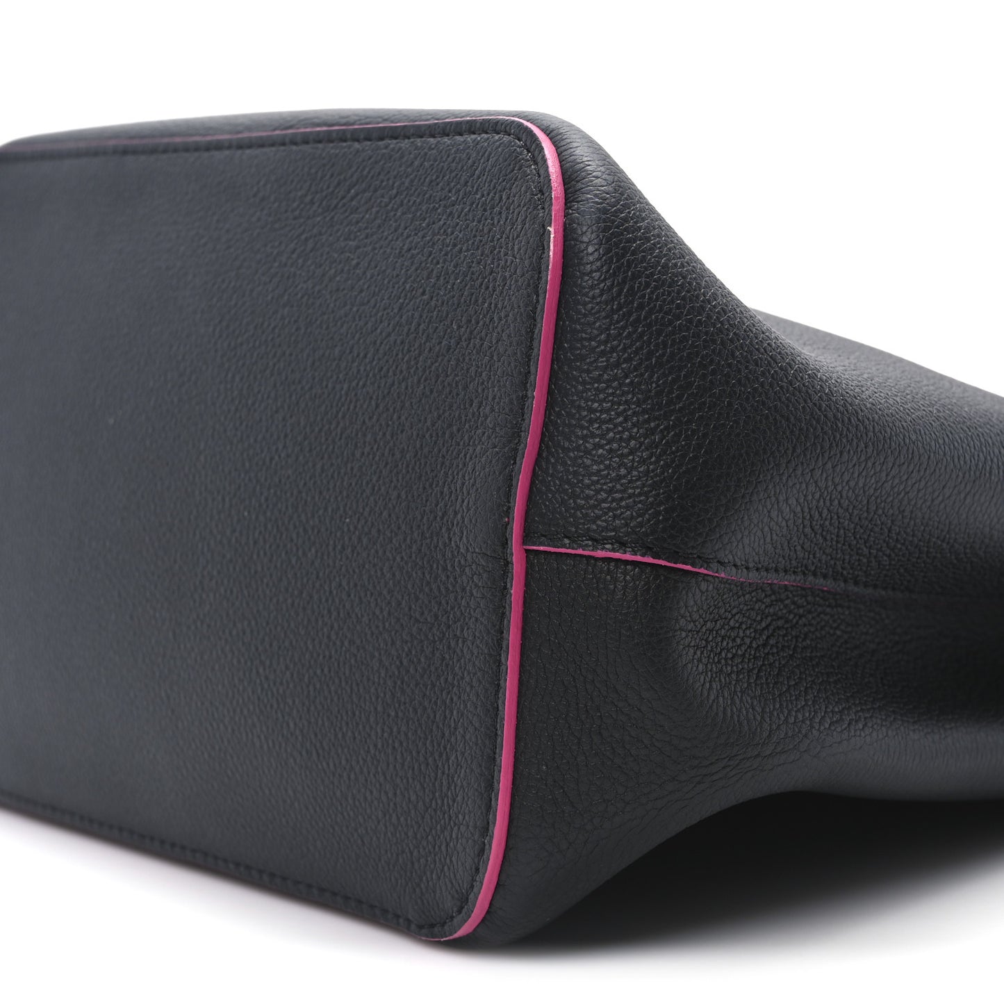 Calfskin Lockme Bucket Black