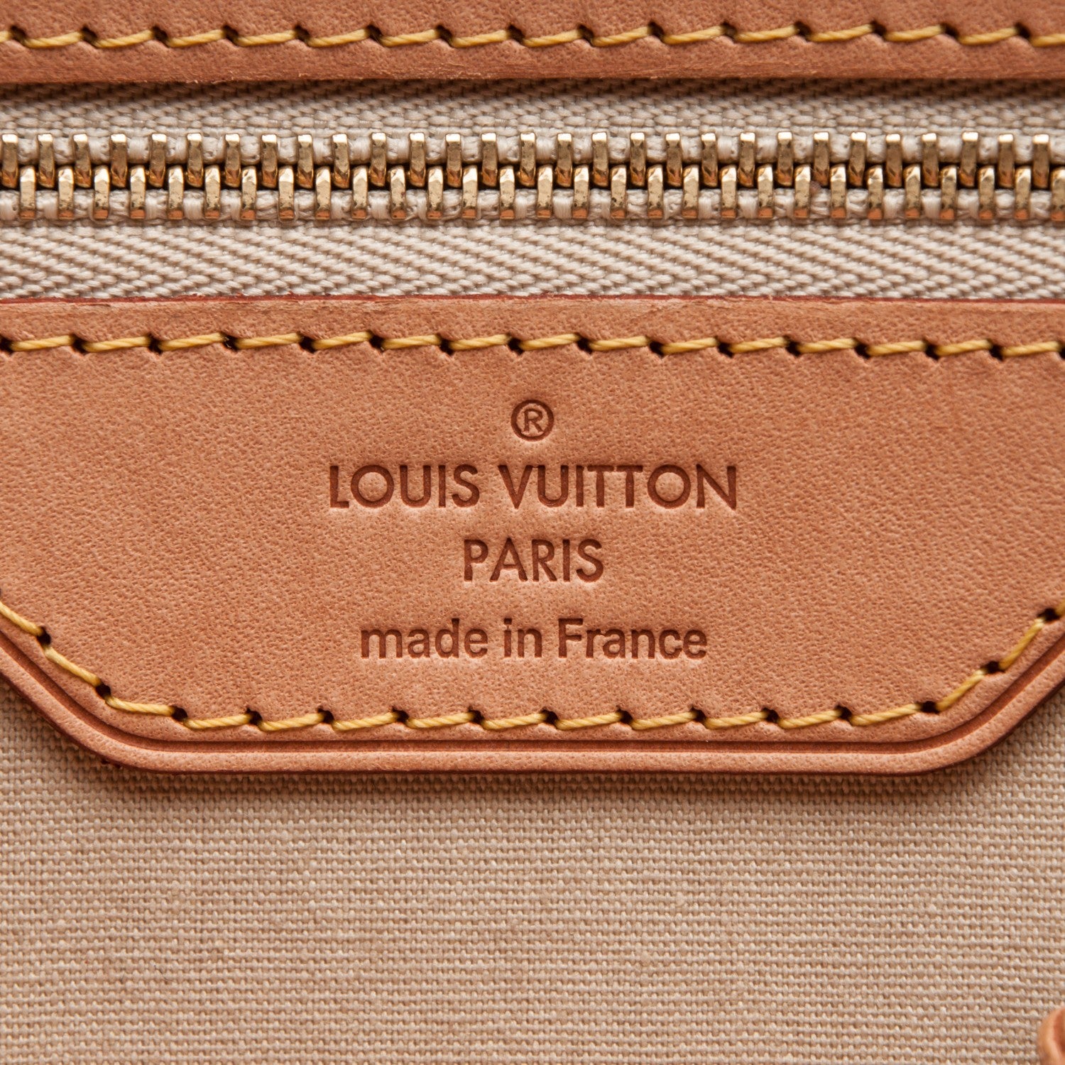 Louis Vuitton Vernis Brea GM Blanc Corail 7 of 10