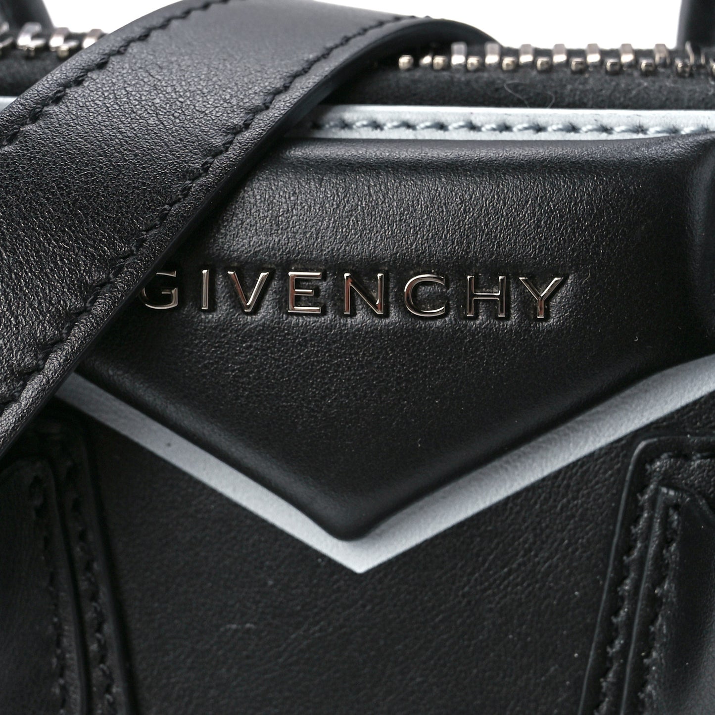 Smooth Calfskin Mini Chain Weave Antigona Black