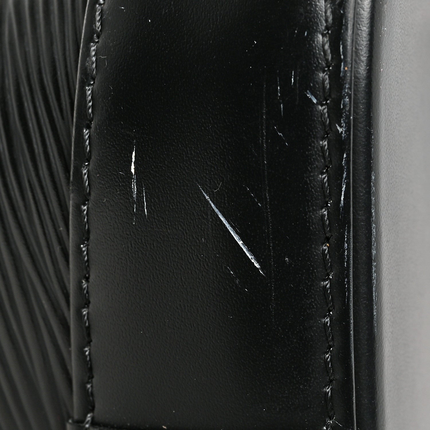 Louis Vuitton Epi Alma GM Black 13 of 15