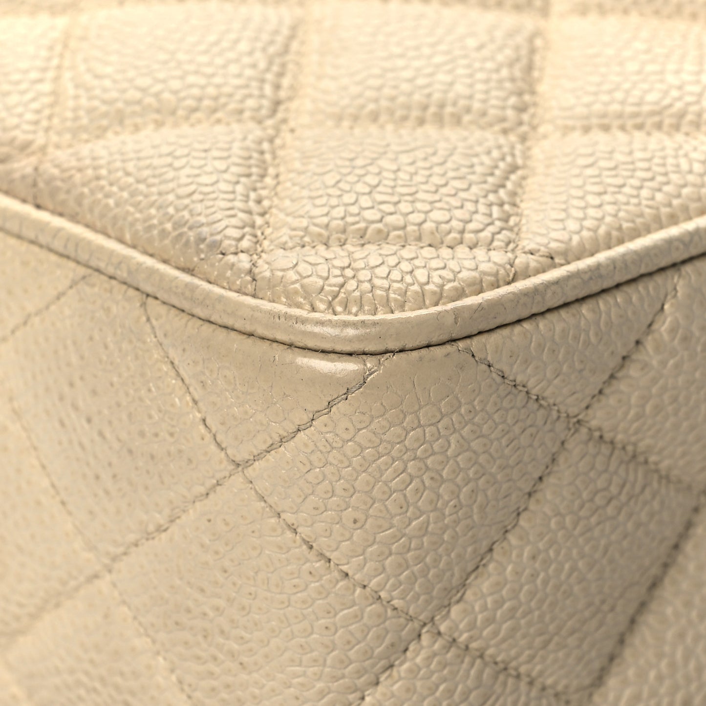 Caviar Quilted Camera Case Beige Clair