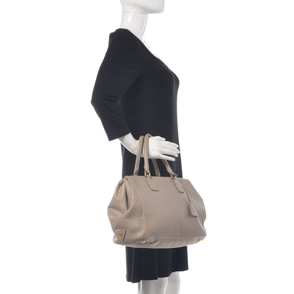 Prada Saffiano Tote Argilla 2 of 35
