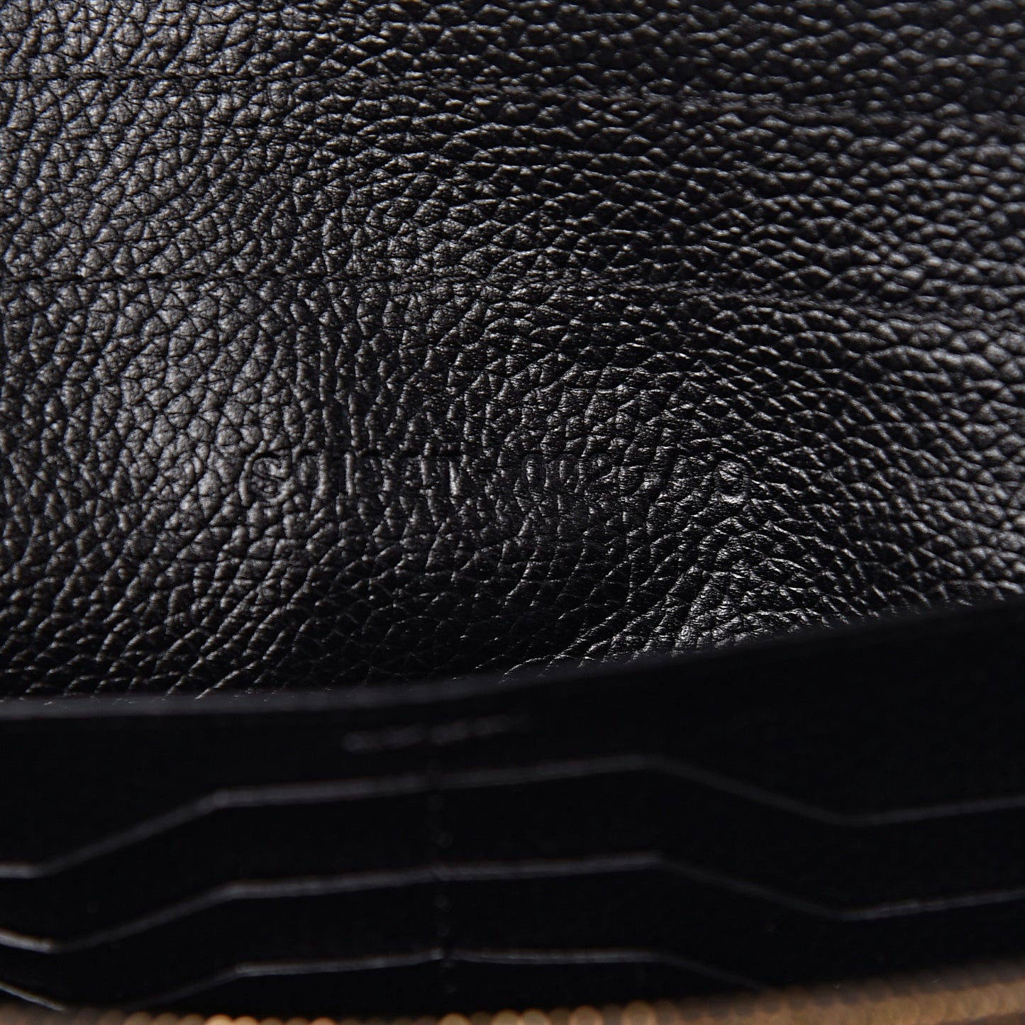 Pebbled Calfskin Wallet On Chain Black