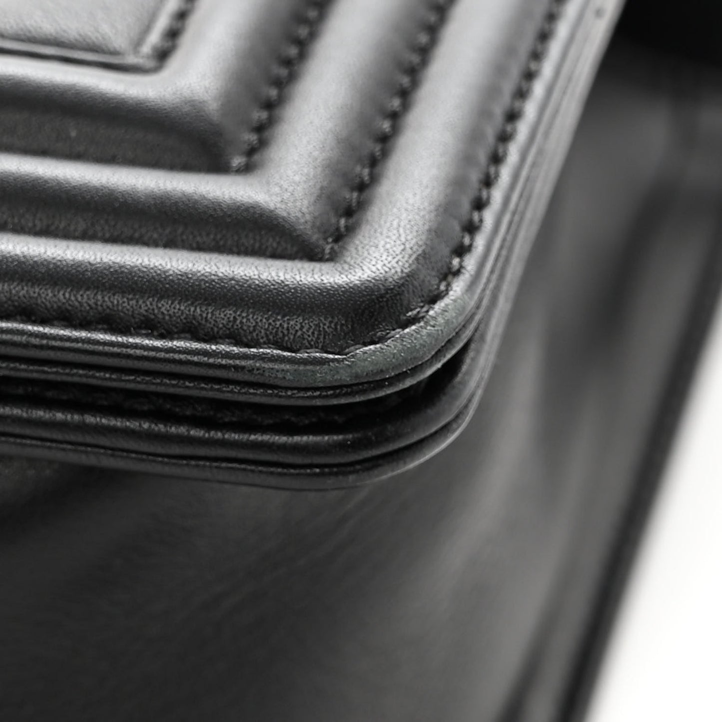 Calfskin Chevron Quilted New Medium Boy Flap Black