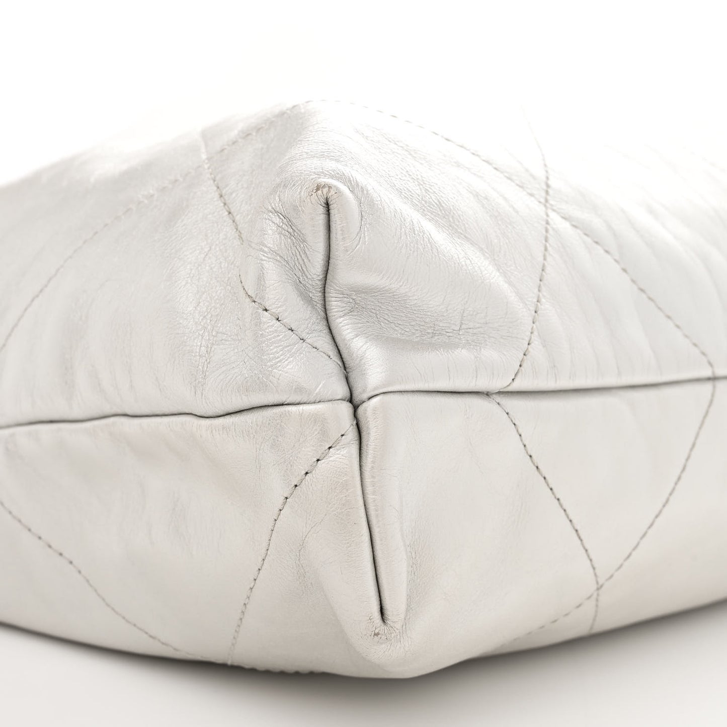 Metallic Shaded Calfskin Quilted Chanel 22 White Silver