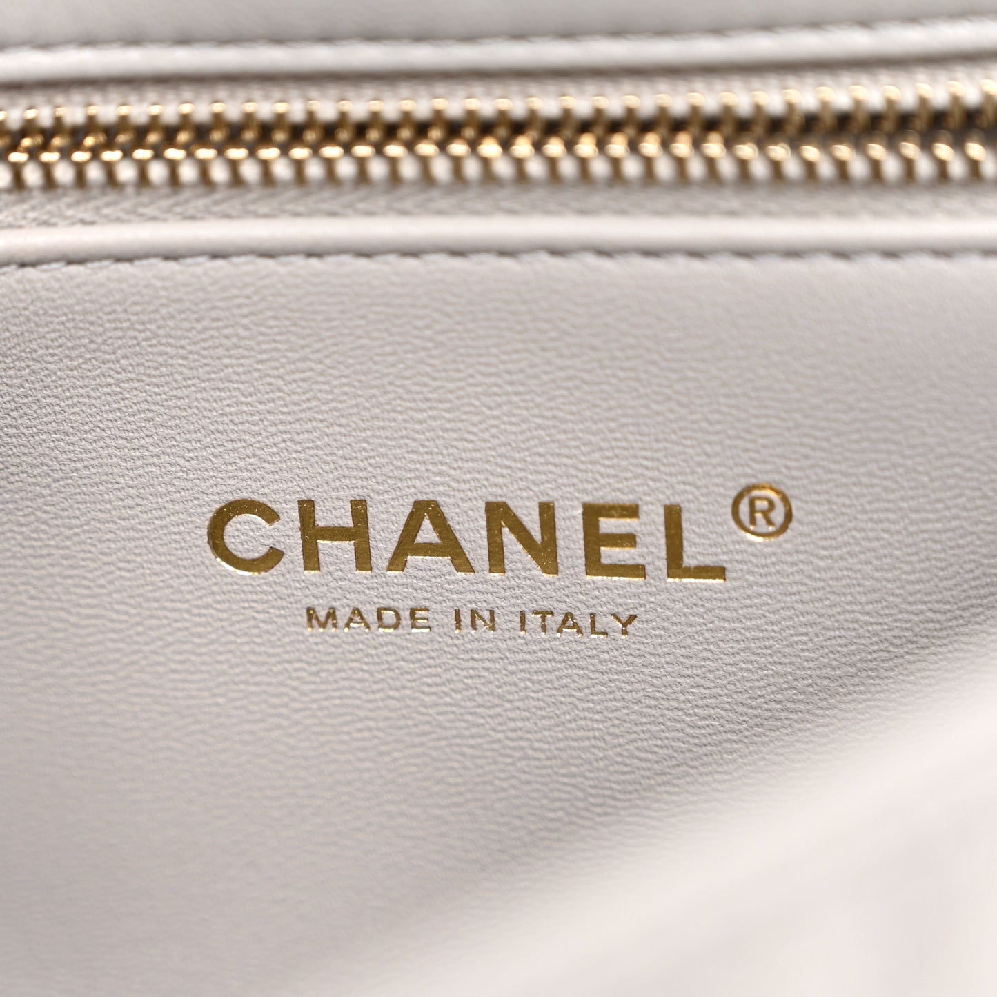 Lambskin Resin Pearl Quilted Small Flap Grey