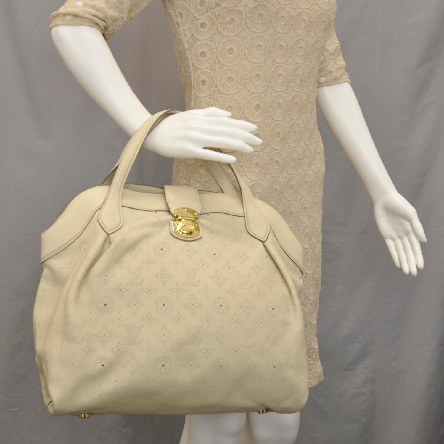 Louis Vuitton Mahina Cirrus MM Ivory 2 of 10